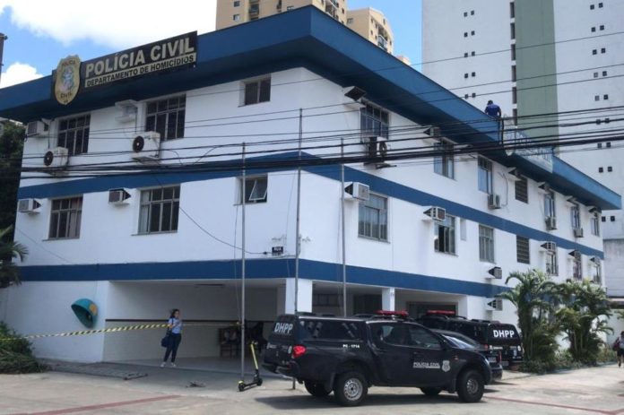 DHPM prende suspeito de assassinar ex-namorada e a mãe dela em Vila Velha