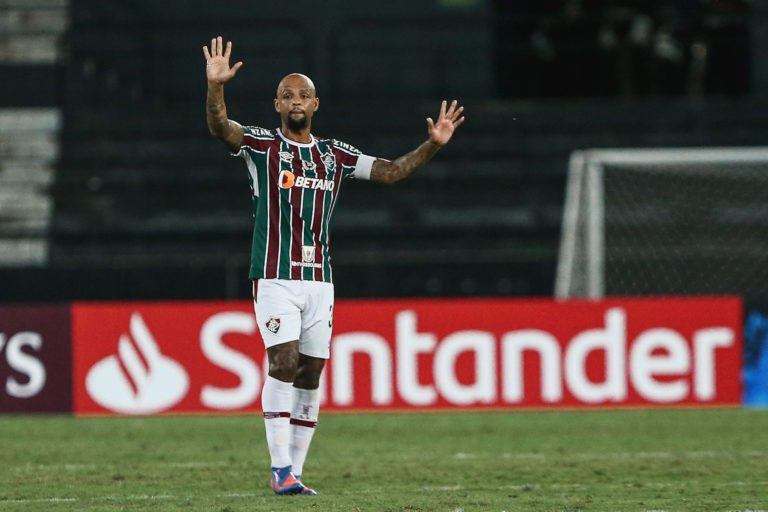 Felipe Melo pede calma e rechaça classificação do Fluminense na Libertadores