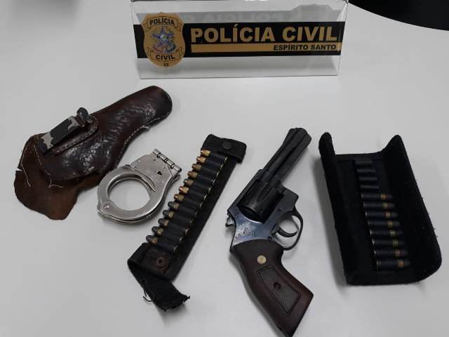 Dipo prende homem por posse ilegal de arma de fogo em Guarapari