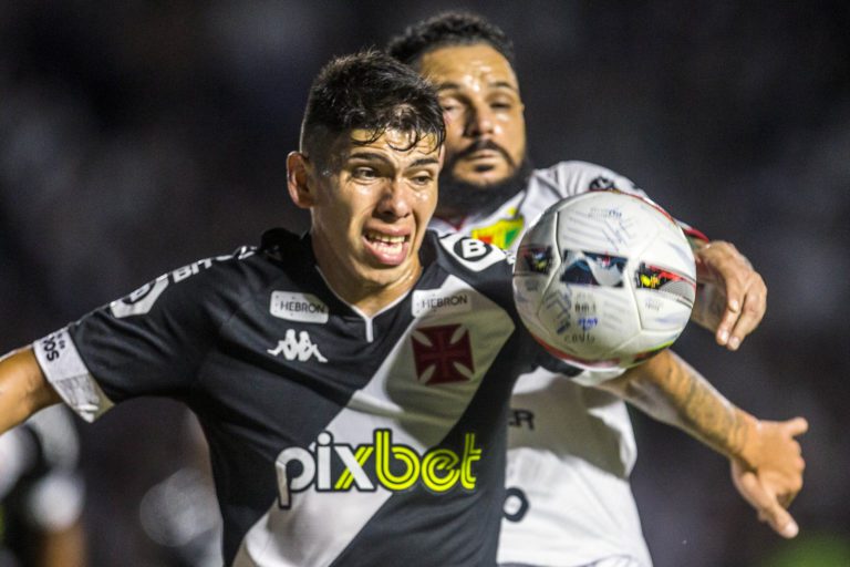 Nenê comenta parceria com chileno Palacios no Vasco