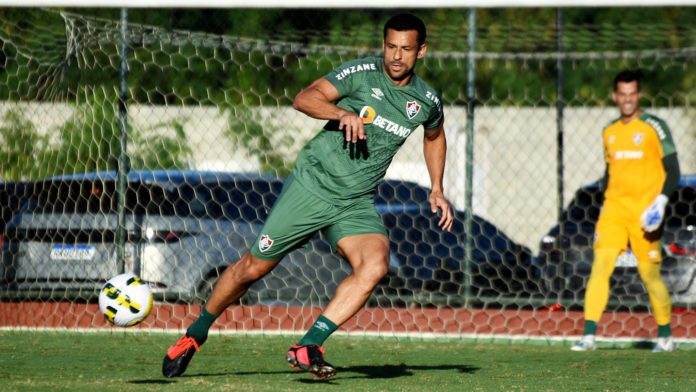 Presidente Mário Bittencourt planeja despedida de Fred no Fluminense
