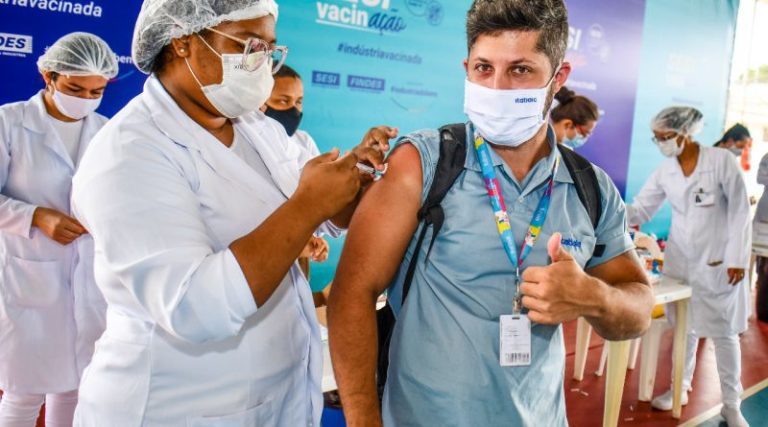 Linhares vai aplicar 4ª dose contra a Covid-19 nas pessoas a partir de 30 anos