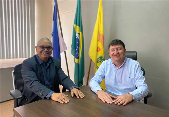 PREFEITO E DELEGADO CONVERSAM SOBRE A SEGURANÇA PÚBLICA EM ITAPEMIRIM