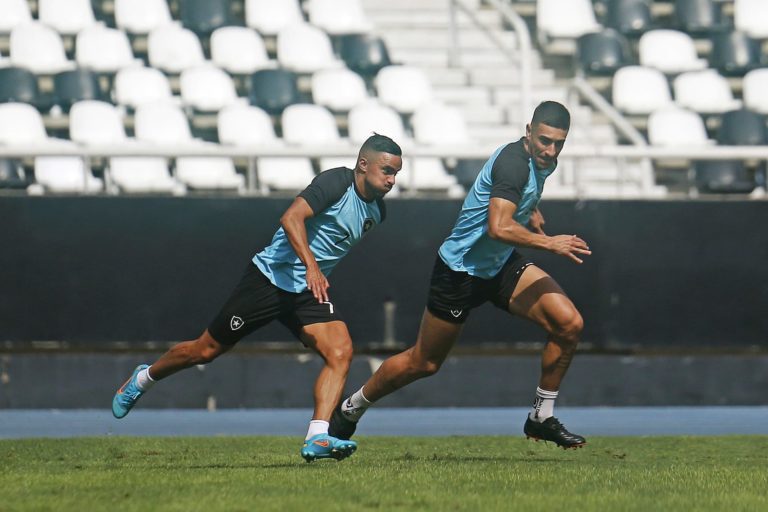 Lateral do Botafogo, Rafael é liberado e pode encarar o Ceará