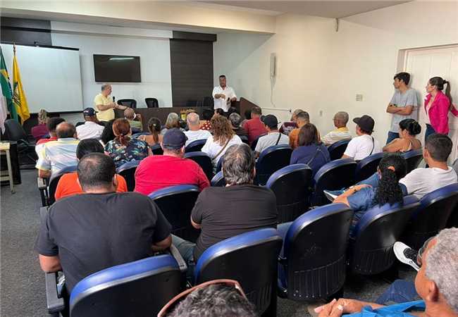 MUNICÍPIO SE REÚNE COM TRABALHADORES AMBULANTES PARA DIALOGAR COM A CLASSE