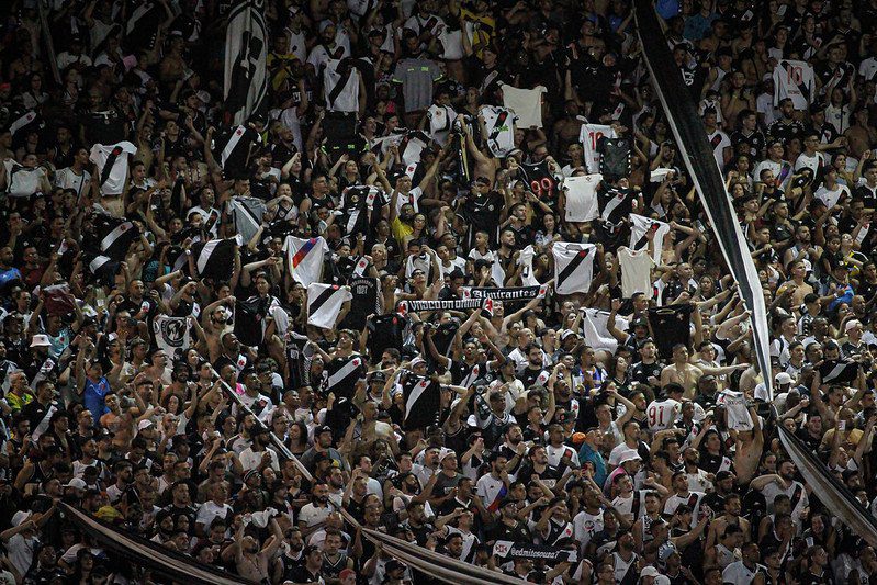 Série B: Sport e Vasco empatam em duelo com invasão de torcedores