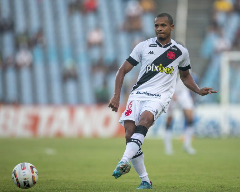 Vasco terá os desfalques de Quintero e Edimar para última rodada da Série B
