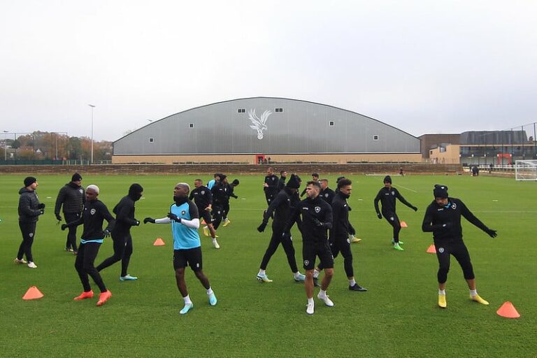 Botafogo encara time da terceira divisão do Inglês em jogo-treino antes de amistoso contra Crystal Palace