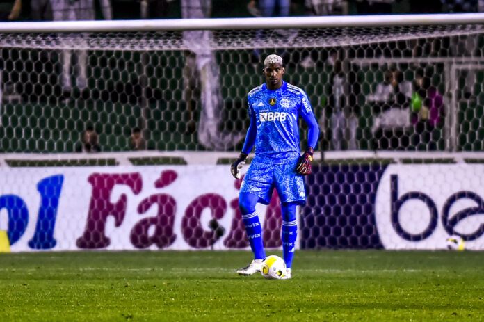 Flamengo recusa proposta pelo goleiro Hugo Souza