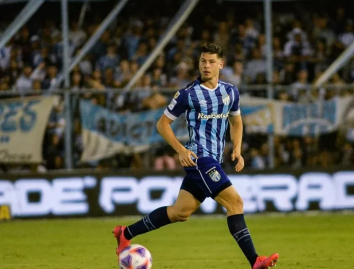 Vasco se aproxima de acordo pelo zagueiro argentino Manuel Capasso
