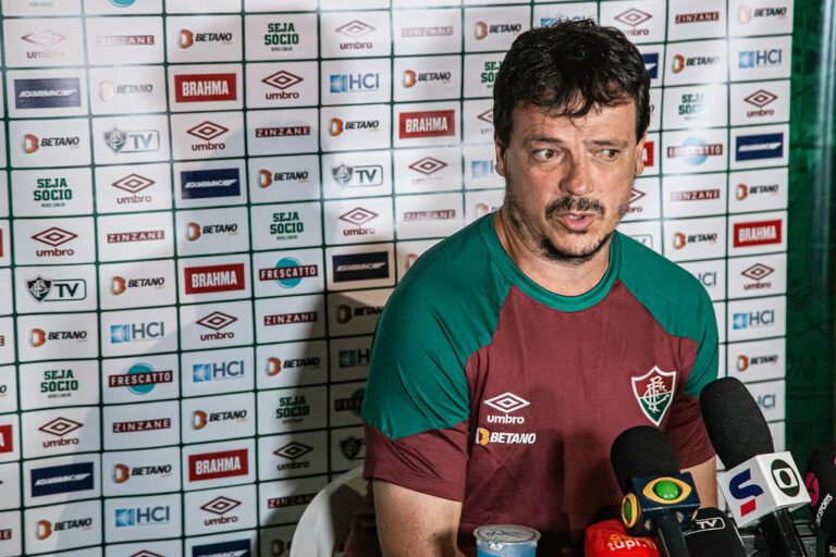 Diniz sai em defesa de André, após atuação apagada na derrota do Fluminense: “É um dos melhores do Brasil”