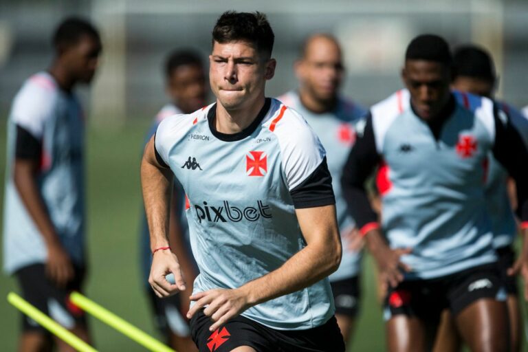 Penúltimo no Brasileirão, Vasco confirma lesão do zagueiro Capasso