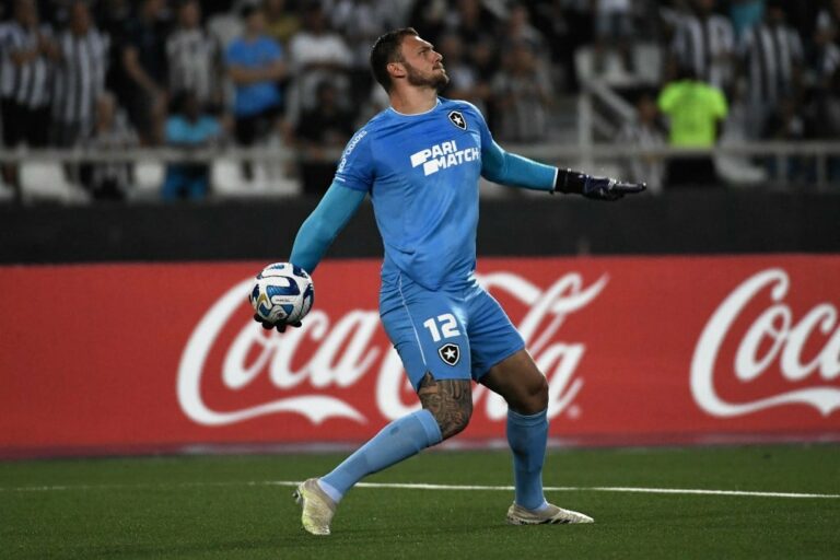 Ex-São Paulo, Lucas Perri é o goleiro com mais jogos sem sofrer gols no Brasileirão