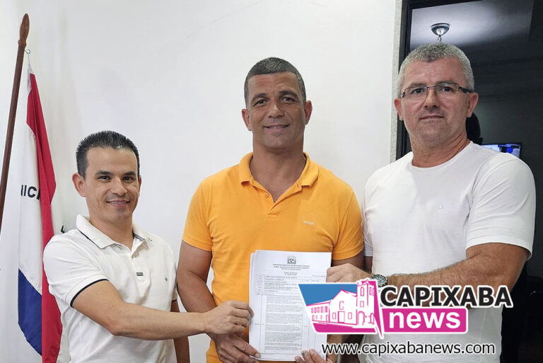 Prefeitura de Presidente Kennedy assina ordem de serviço para captura e transporte de animais de médio e grande porte
